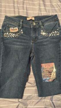 Squeeze Girls Blue Denim Embroidered Floral Pockets Stretch Jeans Size 10